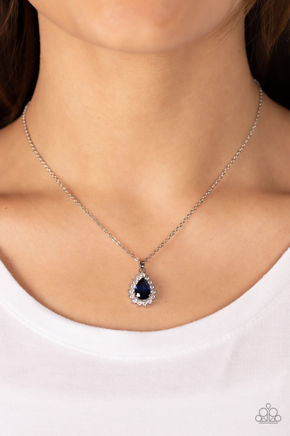 A Guiding SOCIALITE - Blue Paparazzi Necklace