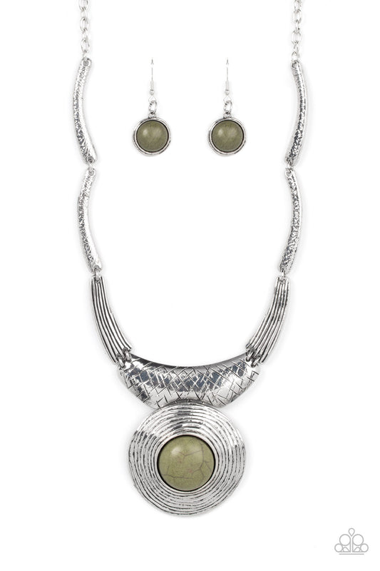 EMPRESS-ive Resume - Green Paparazzi Necklace
