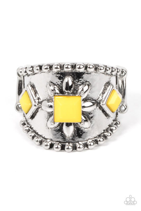 Daisy Diviner - Yellow Paparazzi Ring