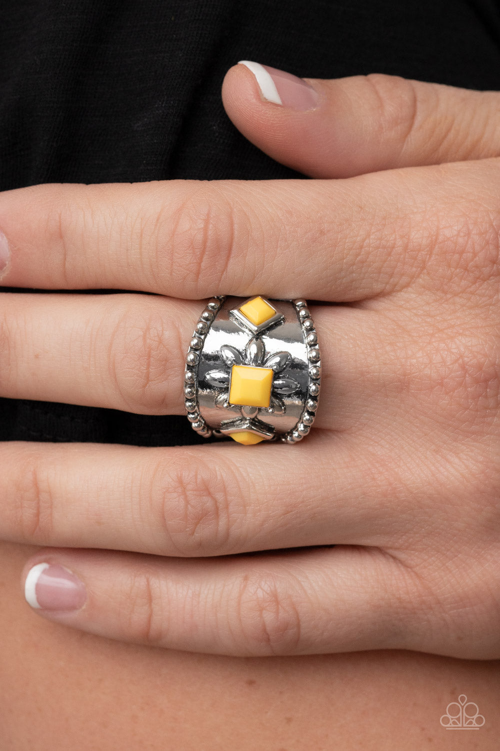 Daisy Diviner - Yellow Paparazzi Ring
