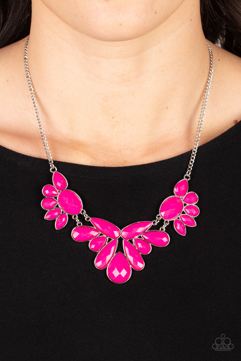 A Passing FAN-cy - Pink Paparazzi Necklace