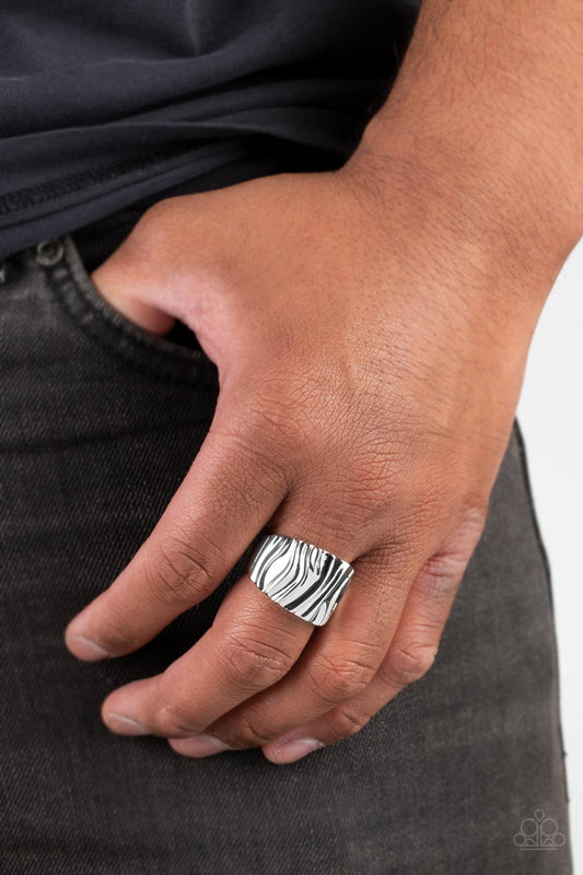 Mirage - Silver Paparazzi Urban Ring