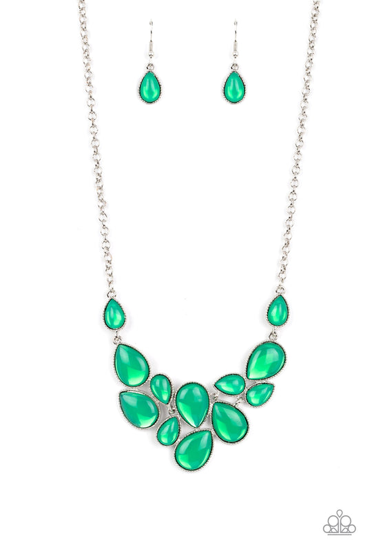 Keeps GLOWING and GLOWING - Green Paparazzi Necklace