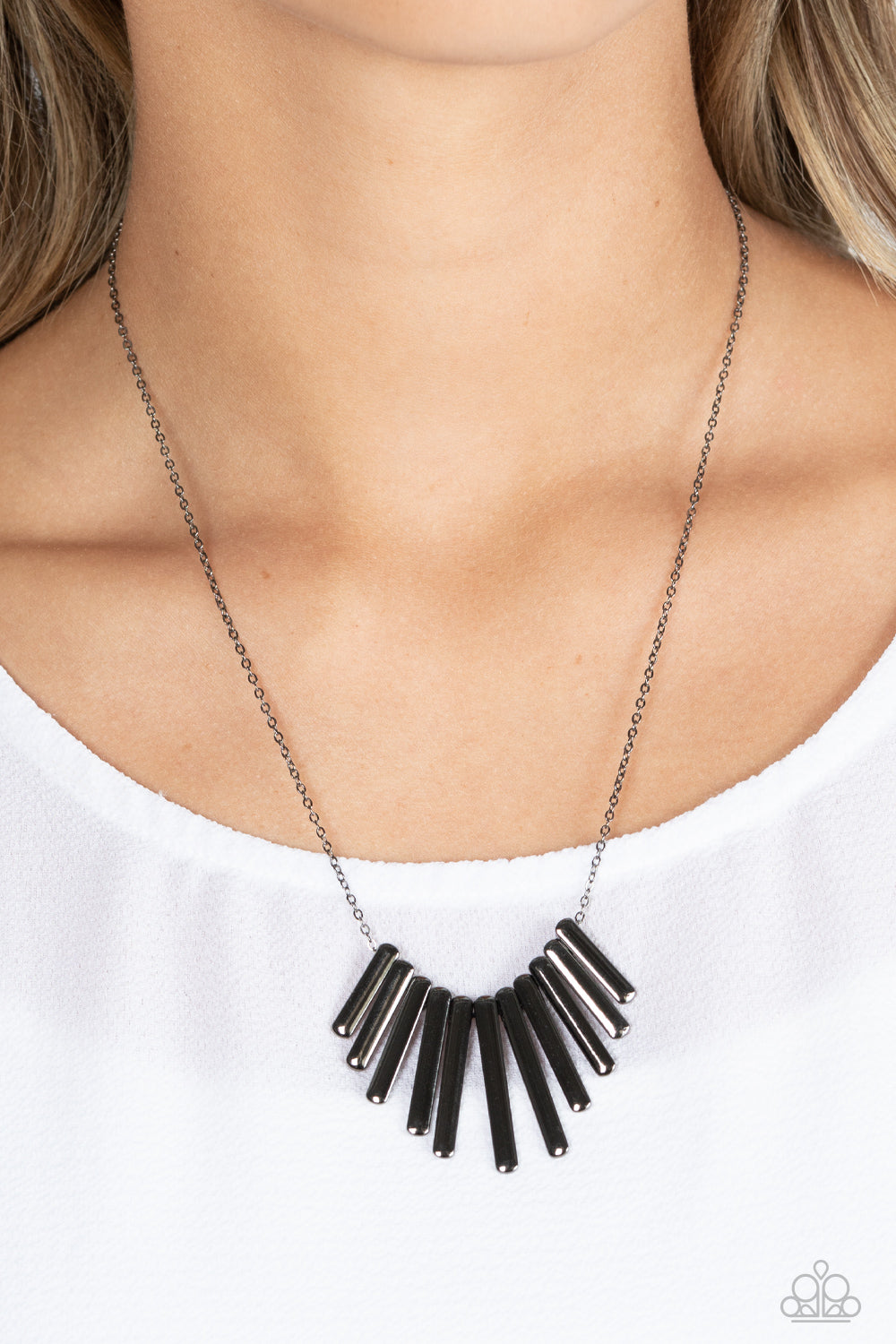 Leading MANE - Black Paparazzi Necklace