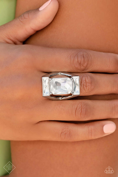 Right as CHAIN White Paparazzi Fashion Fix Ring