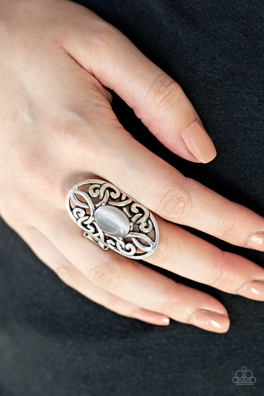 Paparazzi GLEAM Big - White Ring