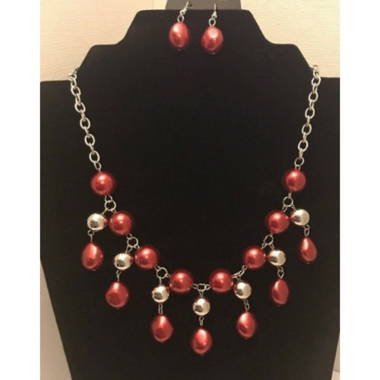 Queen of the Gala - Red Paparazzi Necklace