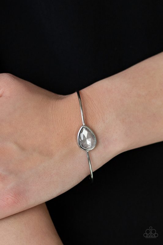 Make A Spectacle - Silver Paparazzi Bracelet